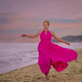 Логотип @difficultmadeeasy_rasstanovki - Женщина у моря | Психология перемен