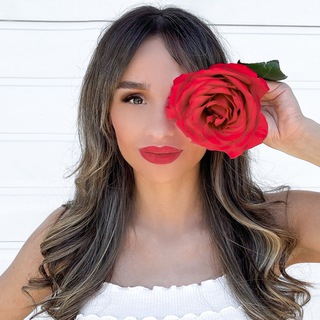 Логотип @dilash_course - di.trener.lashes🔝Полезности