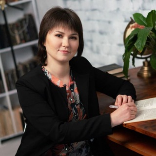 Логотип @dinakrasnoselskaya - Блог академического письма Дины Красносельской