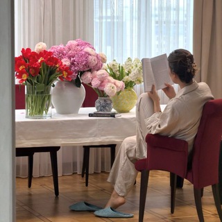 Логотип @diorasblog - diora’s world🪐