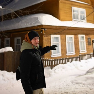 Логотип @directreels - директор по рилсам / научиться снимать