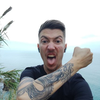 Логотип @dirunner - Бегун с татуировкой дракона 🐲