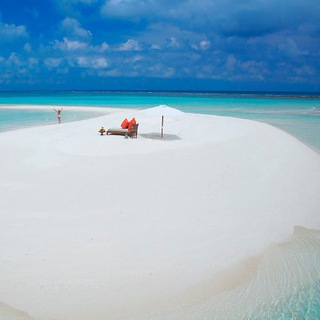 Логотип @discussion_island - Island of Secrets