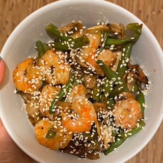 Логотип @disgustang_food - Даш, ты опять готовишь?