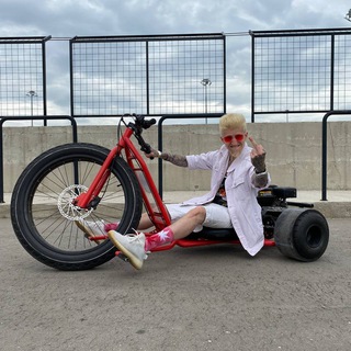 Логотип @disinbreakingchat - DiSin Breaking Chat