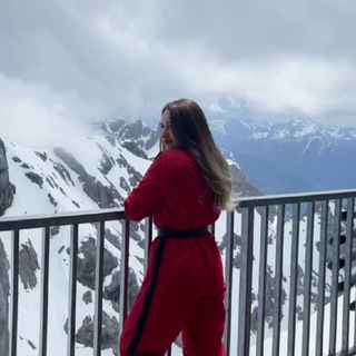 Логотип @divavdeve - diva в dev-e