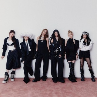 Логотип @diveinto_ive - 𝐝𝐢𝐯𝐞 𝐢𝐧𝐭𝐨 𝐢𝐯𝐞 | 𝓽𝓸 𝓲𝓿𝓮 𝔀𝓲𝓽𝓱 𝓵𝓸𝓿𝓮 🤍