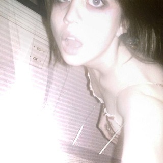 Логотип @djskdodkdk - котятки фирси и дарли