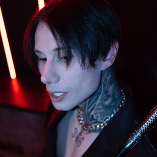 Логотип @dlrlwlfde - .