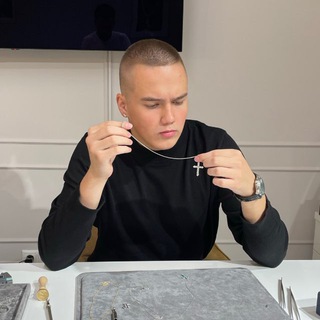 Логотип @dmitry_v_makarov - МАКАРОВ💎