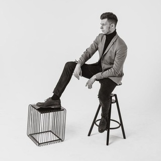 Логотип @dmitrykolesnikovenglish - Английский с Дмитрием Колесниковым