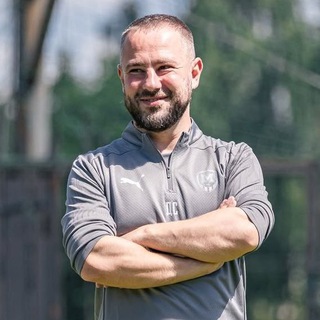 Логотип @dmytrosiniak - Дмитро Синяк