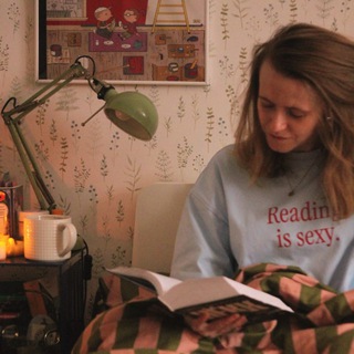 Логотип @dochitalatut - Постоянная читательница