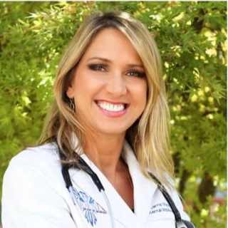 Логотип @doctor_carriemadej - Dr. Carrie Madej