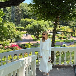 Логотип @dolcenient - живи моментом