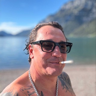 Логотип @dombrovskiystas - Домбровский Стас