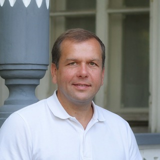 Логотип @domozhiroff - Domozhiroff