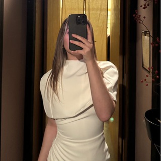 Логотип @dontworrybehappysometimes - твой винтажный читатель