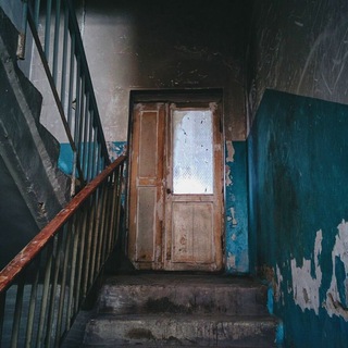 Логотип @doomer_inside - ПАРАДНАЯ