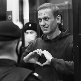 Логотип @dopizdelsapirozhok - •допиздевшийся пирожок•