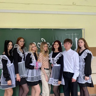 Логотип @doscki_d - дочки депутатов