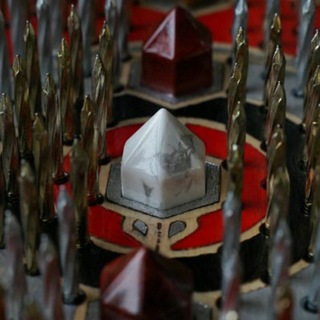 Логотип @doskagvozdi - ДОСКА С ГВОЗДЯМИ, мастер досок с кристаллами. #доскасадху