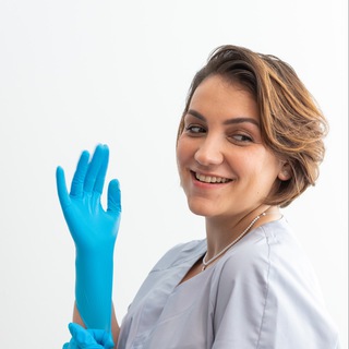 Логотип @dr_antonova_derm - С любовью к коже