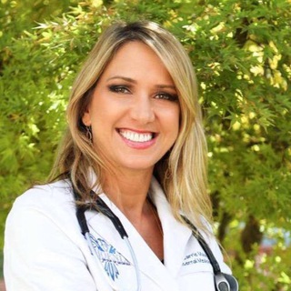 Логотип @dr_carrie_madej_official - Dr. Carrie Madej