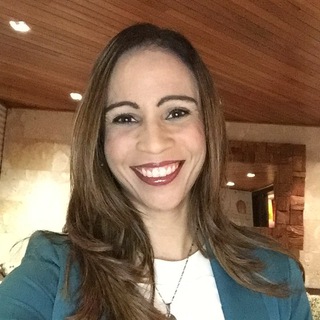 Логотип @drayeseniaserrano - Dra. Yesenia Serrano Lorenzo