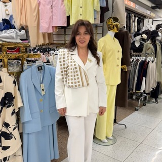 Логотип @dresscode_luxury19130 - ЛАДА ЖЕНСКАЯ ОДЕЖДА