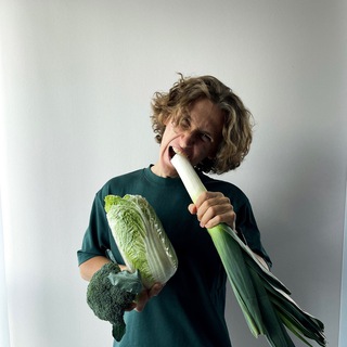 Логотип @drewmikhadyuk - про осознанный и здоровый лайфстайл