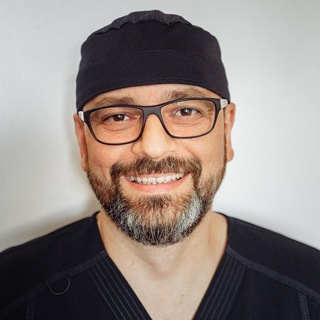 Логотип @drgevorg_rhinoplasty - Глаза мамины, а нос от Геворга Юрьевича