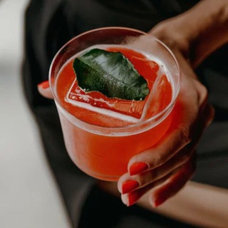 Логотип @drinksanddates - Drinks & Dates