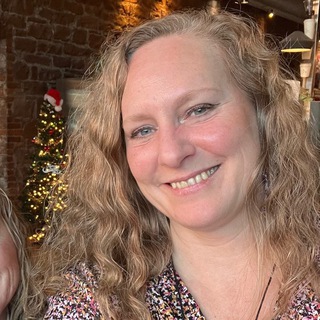 Логотип @drloveariyana - Dr. Ariyana Love (channel)