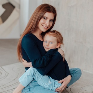 Логотип @dvenedelileta - Мама в порядке