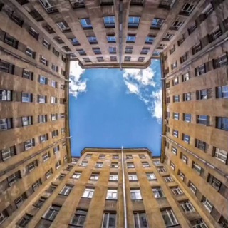 Логотип @dvorikhumor - Дворик юмора