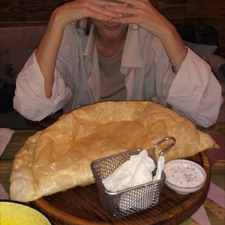 Логотип @eat_and_pray - Всё пошло по еде