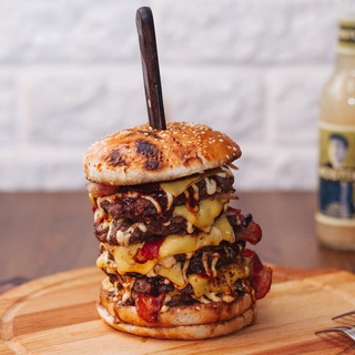 Логотип @eatkzn - Казань! Где покушать?