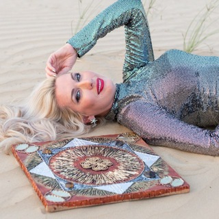 Логотип @ed_liberta_elenakarlova - ЕЛЕНА КАРЛОВА🔅Художник/символист