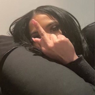 Логотип @edotttt4us - E.dot (Eleni-knee)