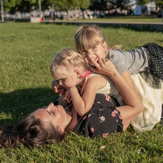 Логотип @eichild - Заметки о воспитании Марии Колесниковой