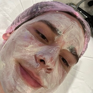 Логотип @eimnnestg - завтрак у тиффани