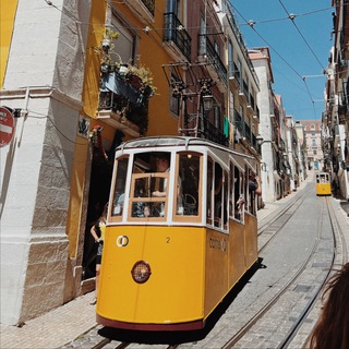 Логотип @elaeakatya - a vida portuguesa