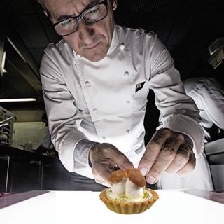 Логотип @elapolina - голодный - злой