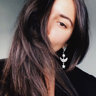 Логотип @elberaya - elenè.beraya