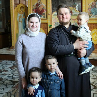 Логотип @elenafominyk - Всем мира и добра! ☀️