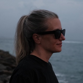 Логотип @elenagizza - Елена Гизерская. Медиатор