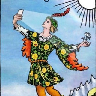 Логотип @elenamoon_taro - Елена Мун таро