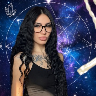 Логотип @elenataro_lena - Елена Хочуева. Таро, программные свечи, нумерология