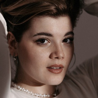 Логотип @elizabetcherv - КтоТакаяЛиза